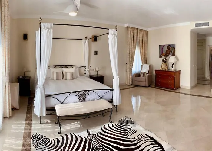 De Lujo Bahia De - Family Only ヴィラ マルベーリャ